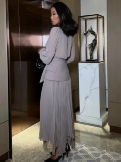 Ensemble trois pièces élégant à manches longues pour femme - Chemisier en mousseline à col noué et ceinture assortie et jupe maxi - Idéal pour une soirée de printemps au bureau (2026)