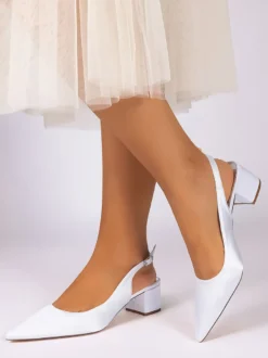 Escarpins de mariage en satin à talon compensé bout pointu et bride arrière