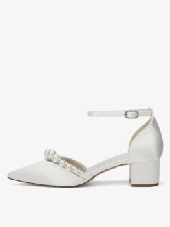 Escarpins en satin à bout pointu ornés de perles et d'une bride cheville avec talon compensé