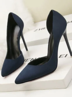 Escarpins femme talons hauts bout pointu talon aiguille bleu Royal en daim