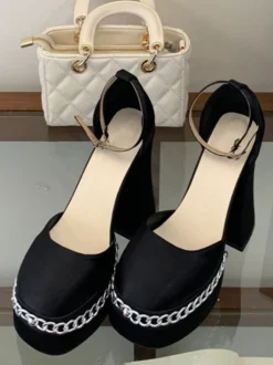 Escarpins noirs à plateforme talon épais bout carré détail chaîne chaussures de soirée à talons hauts