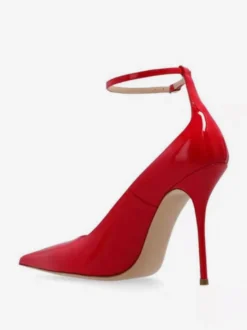 Escarpins rouges à talons aiguilles bout pointu et bride cheville