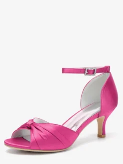 Escarpins à talon chaton en satin pour femmes chaussures de mariée à bout ouvert et bride à la cheville froncée