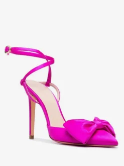 Escarpins à talons aiguilles et bout pointu en satin avec nœud et lacets