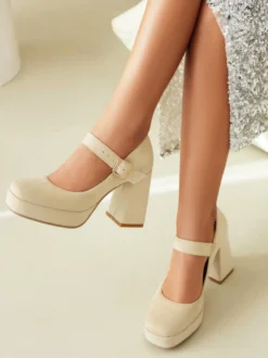 Escarpins À Talons Épais Bout Carré Avec Détails En Métal Chaussures Femmes