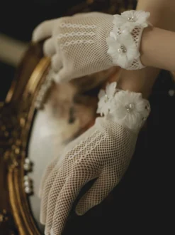 Gants de mariage Accessoires courts Tulle Fleurs Gants de mariée