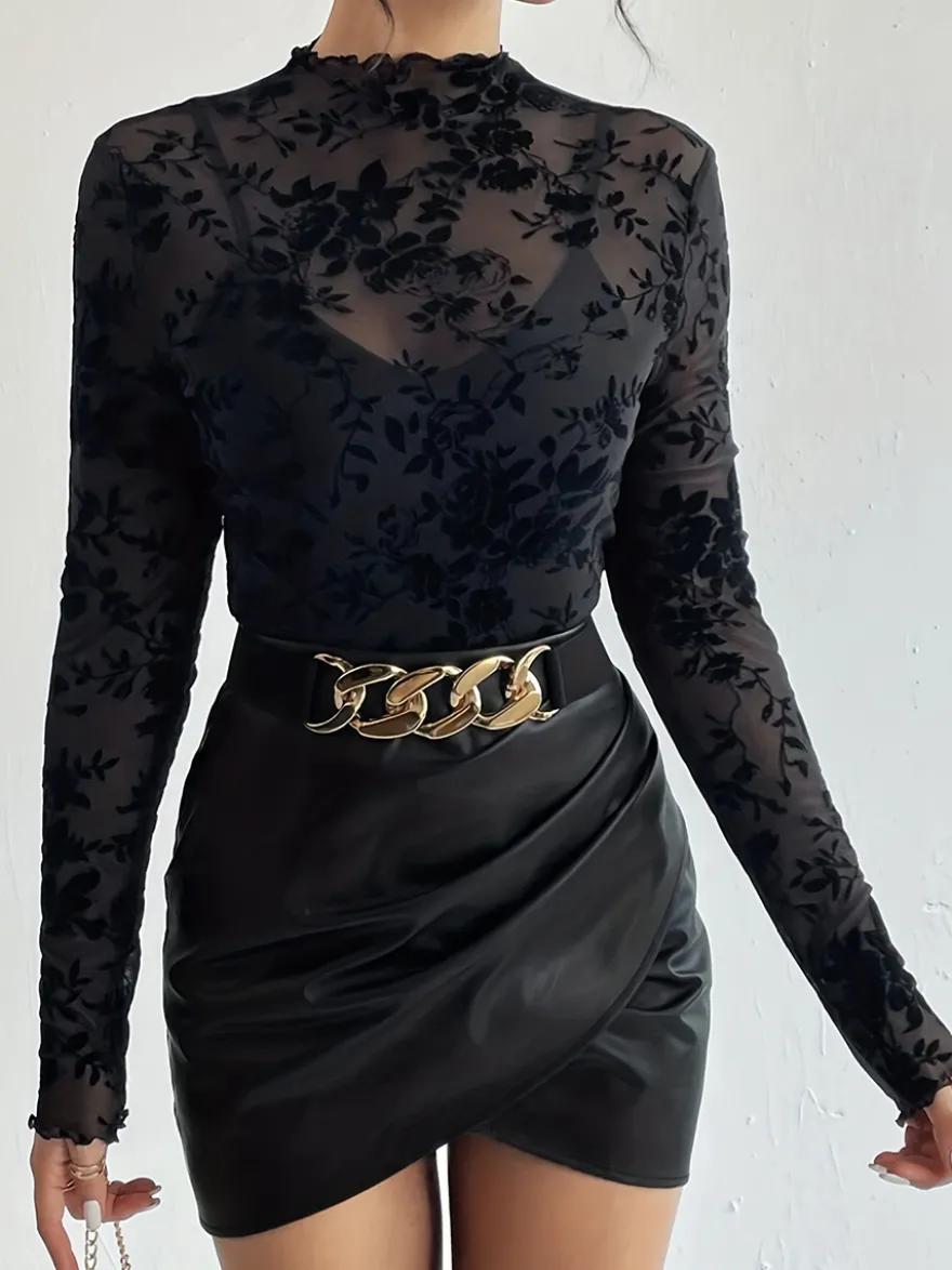 Haut moulant à col montant imprimé floral floqué manches longues transparentes style skinny collection femme 2026