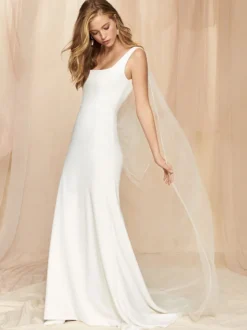 Ivoire Simple Robe De Mariée Gaine Col Carré Sans Manches Dos Nu Stretch Crêpe Tulle Longues Robes De Mariée