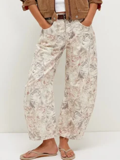 Jean à imprimé chat pour femme - Pantalon en denim beige neutre style rétro à jambes larges en forme de fer à cheval - Collection printemps-été 2026