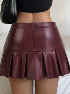 Jupe courte en similicuir auburn naturel à taille haute style chic automne pour femme