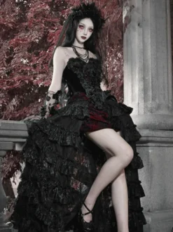 Jupe Lolita gothique noire et rouge SK à volants et taille haute avec traîne spectaculaire