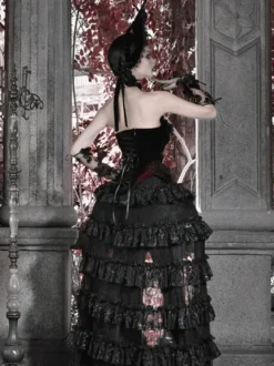 Jupe Lolita gothique noire et rouge SK à volants et taille haute avec traîne spectaculaire