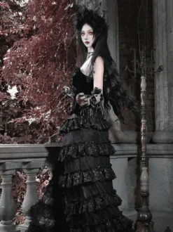Jupe Lolita gothique noire et rouge SK à volants et taille haute avec traîne spectaculaire