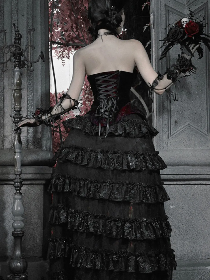 Jupe Lolita gothique noire et rouge SK à volants et taille haute avec traîne spectaculaire