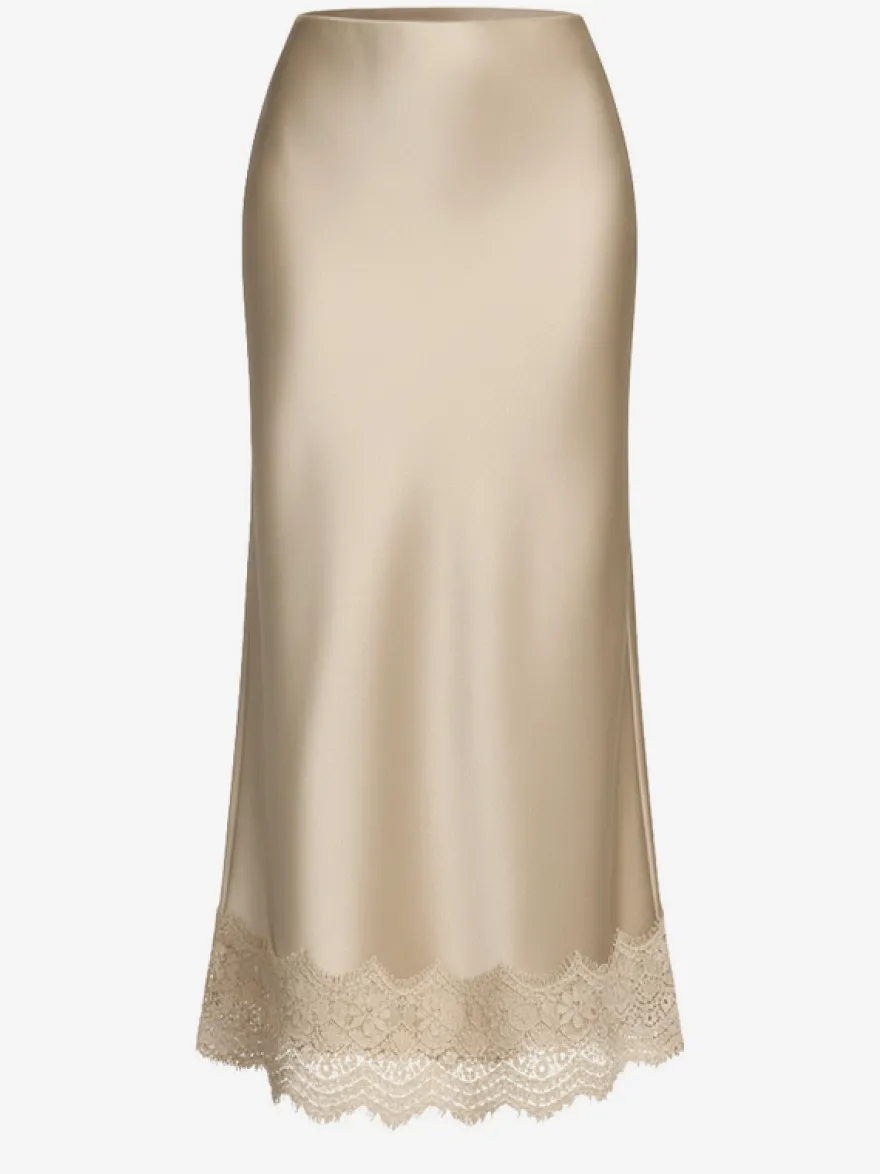 Jupe longue d'été élégante en satin couleur champagne taille naturelle pour femme.