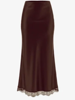 Jupe longue élégante de printemps en satin blanc écru taille naturelle pour femme.