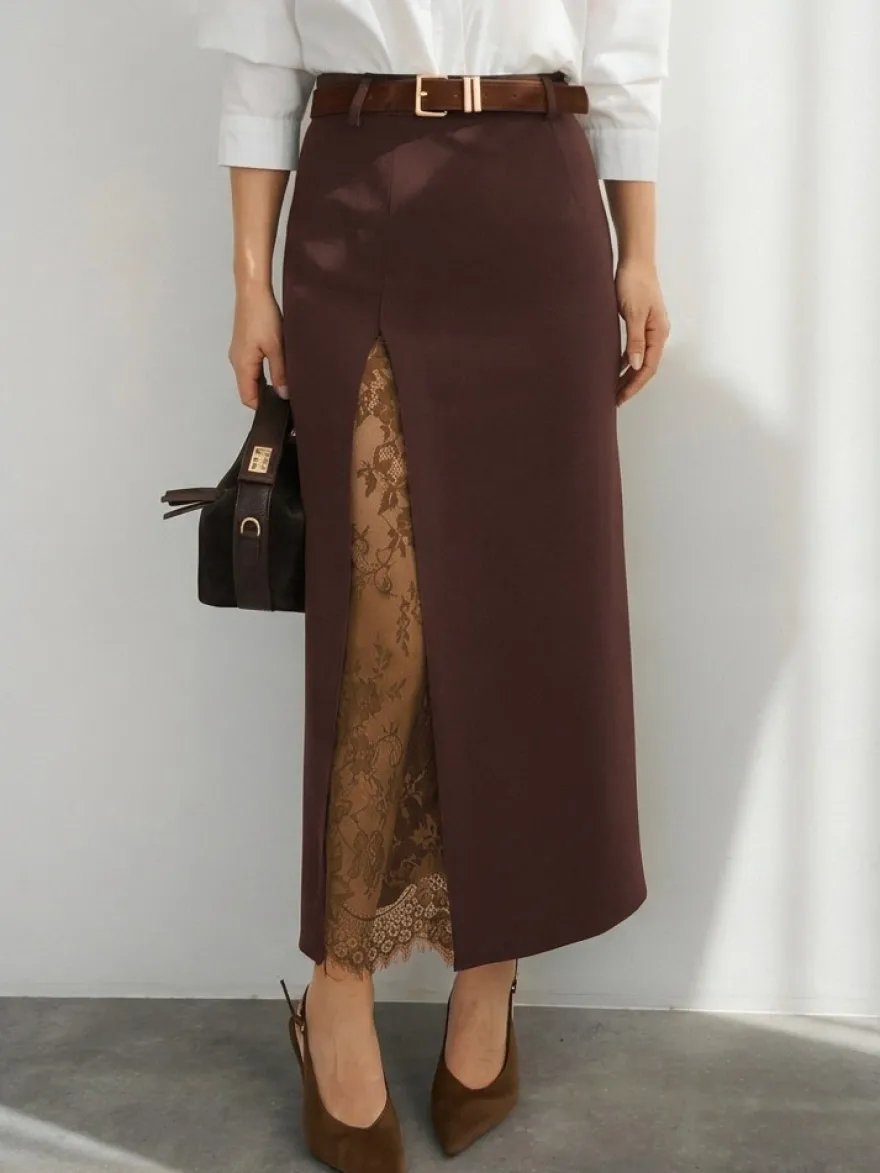 Jupe midi droite taille haute fendue sur le devant en dentelle