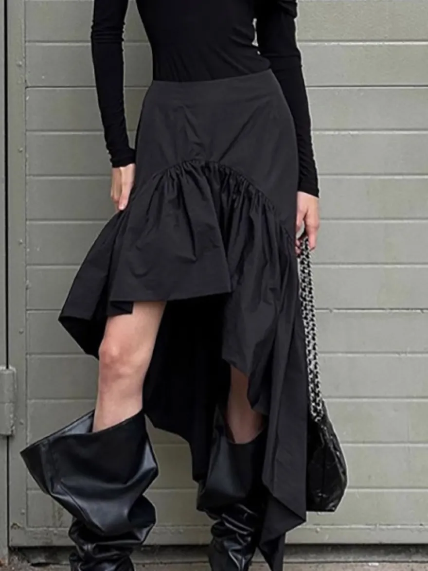 Jupes noires courtes asymétriques pour femmes