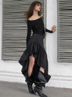 Jupes noires courtes asymétriques pour femmes