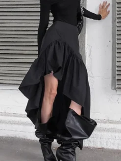 Jupes noires courtes asymétriques pour femmes