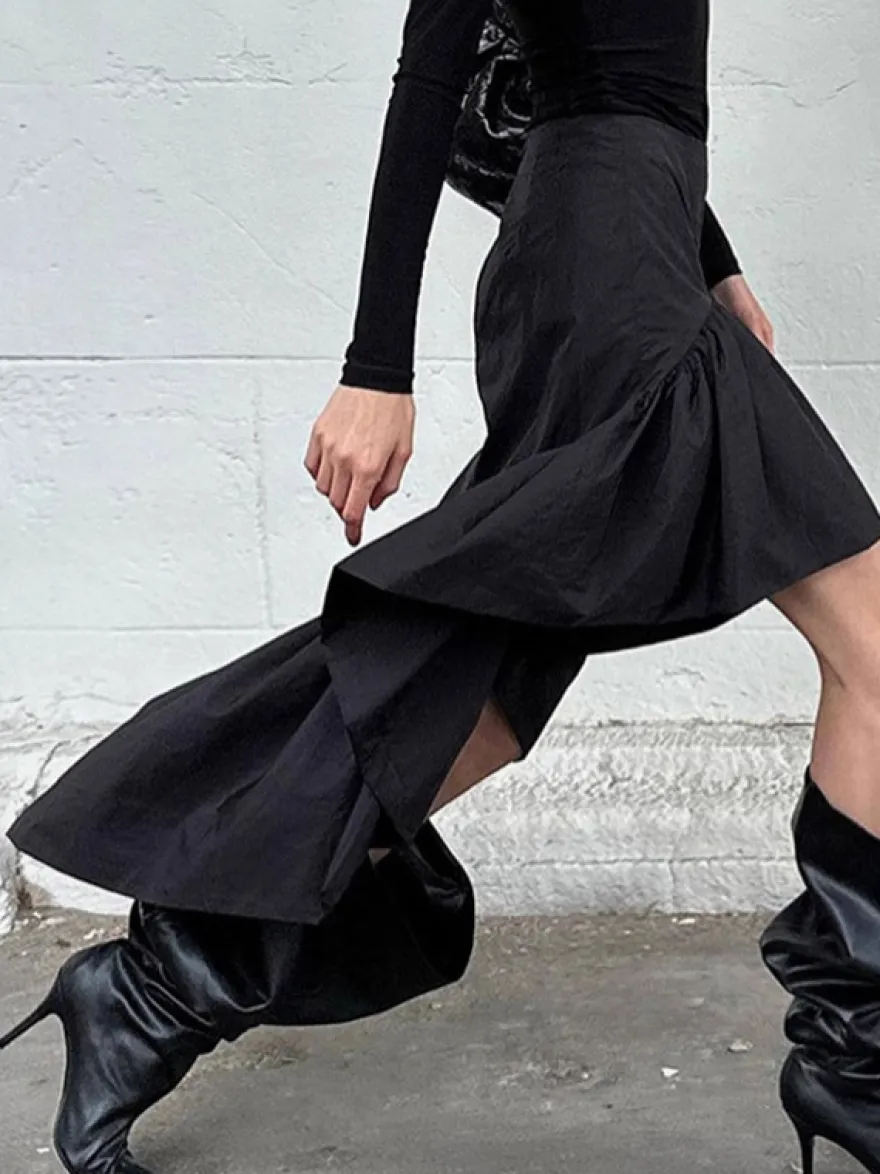 Jupes noires courtes asymétriques pour femmes