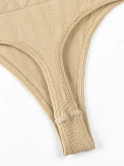 Linge de Mariée Body string taille haute pour femmes grandes tailles gainant ventre plat et fesses galbées.