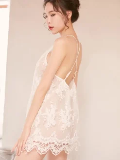 Linge de Mariée Chemise de nuit sexy en dentelle blanche dos nu semi-transparente mini-robe à bretelles et ourlet festonné