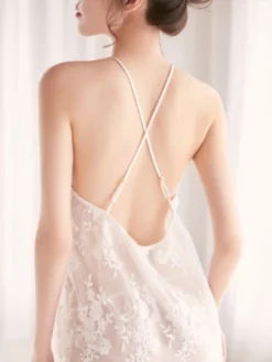 Linge de Mariée Chemise de nuit sexy en dentelle blanche dos nu semi-transparente mini-robe à bretelles et ourlet festonné