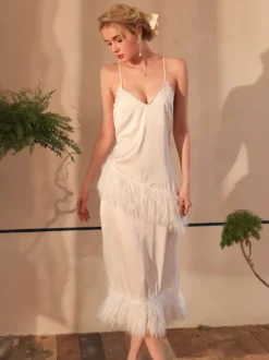 Linge de Mariée Chemise de nuit longue plumes bretelles spaghetti dos nu