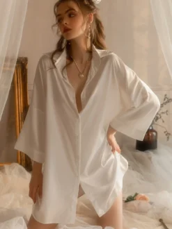 Linge de Mariée Chemise pour femme en mousseline blanche avec découpes