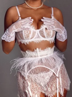 Linge de Mariée Ensemble de lingerie de mariée sexy blanche 4 pièces avec soutien-gorge et culotte pour adulte