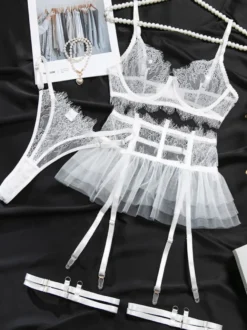Linge de Mariée Ensemble de lingerie de mariée en dentelle blanche 4 pièces soutien-gorge et culotte