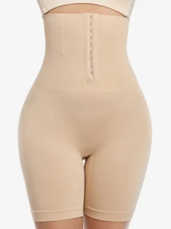 Linge de Mariée Lingerie sculptante couleur chair boutonnée sur le devant shorty gainant taille haute ajustable grandes tailles fermeture à agrafes effet ventre plat et fesses galbées sans coutures.