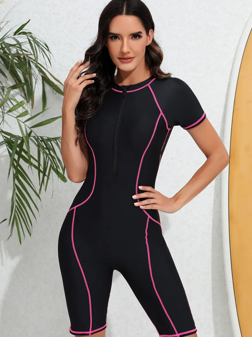Maillot de bain athlétique shorty à fermeture éclair sur le devant et coutures contrastées