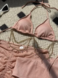 Maillot de bain 3 pièces bikini et mini-jupe à strass scintillants pour l'été 2026