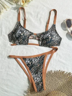 Maillot de bain 2 pièces imprimé léopard découpé pour l'été 2026