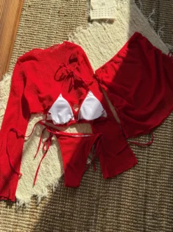 Maillot de bain 4 pièces uni avec bikini dos nu et cache-maillot pour l'été 2026