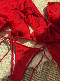 Maillot de bain 4 pièces uni avec bikini dos nu et cache-maillot pour l'été 2026