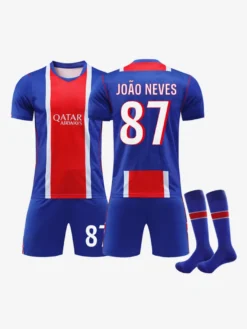 Maillot domicile du PSG pour la saison 26/27 du Championnat de France Doué 14 et Dembélé 10. Ensemble 3 pièces manches courtes pour adultes et enfants.