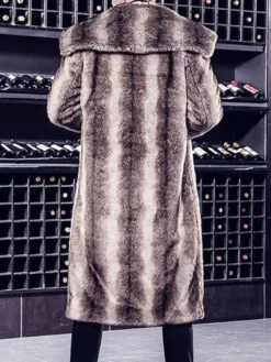 Manteau marron à deux tons avec col en duvet et manteau d'hiver en fausse fourrure