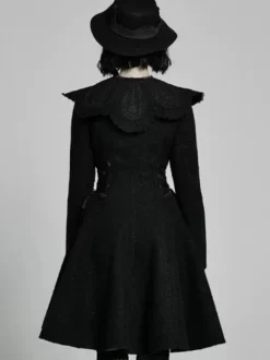 Manteaux gothiques Lolita à pompons noirs en polyester Manteau d'hiver Lolita Outwears