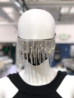 Masque en denim décoratif à pompon et strass
