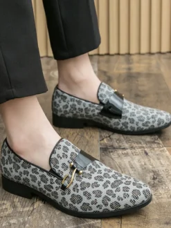 Mocassins à enfiler pour hommes chaussures tendance respirantes blanches à perles pour tenues de soirée et de loisirs