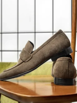 Mocassins à enfiler pour hommes en daim et cuir bout rond style penny décontracté