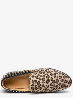 Mocassins homme léopard en daim à bout rond et rivets
