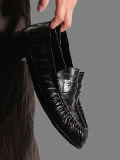 Mocassins noirs à bout rond et motif pierre chaussures habillées à enfiler