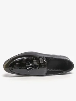Mocassins noirs à bout rond pour homme à enfiler avec pompons