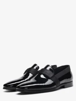 Mocassins noirs pour homme bout rond en cuir véritable.