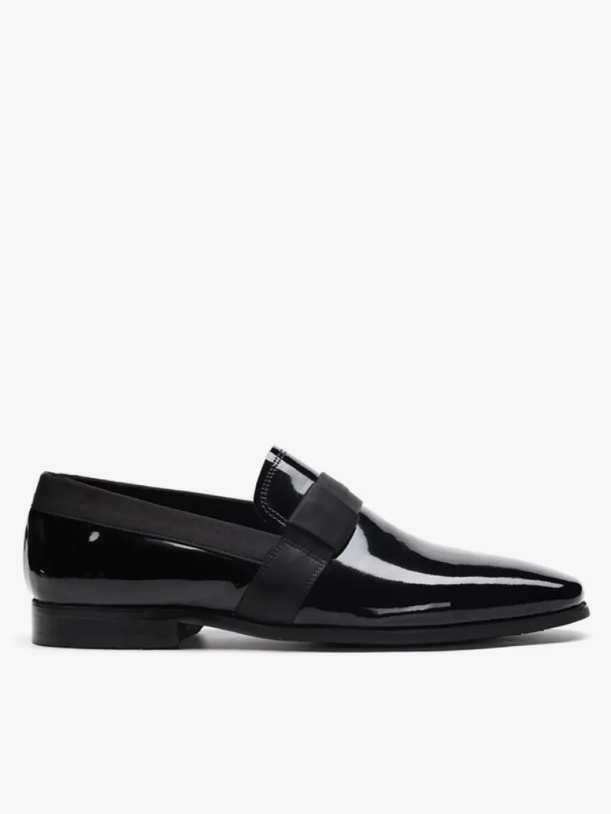Mocassins noirs pour homme bout rond en cuir véritable.