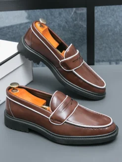 Mocassins à plateforme en cuir pour hommes chaussures confortables pour le travail et les affaires.